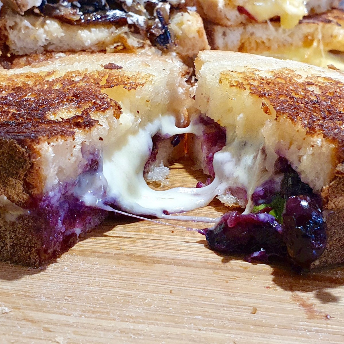 Spinach Balsamic Blueberry Grilled&nbsp;Cheese