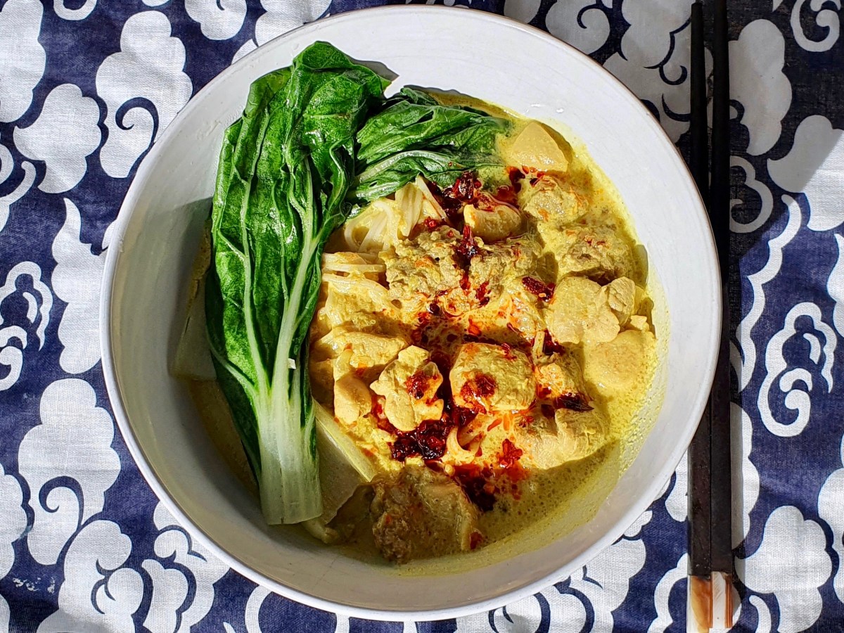 Khao Soi (Thai Coconut Curry Noodle&nbsp;Soup)