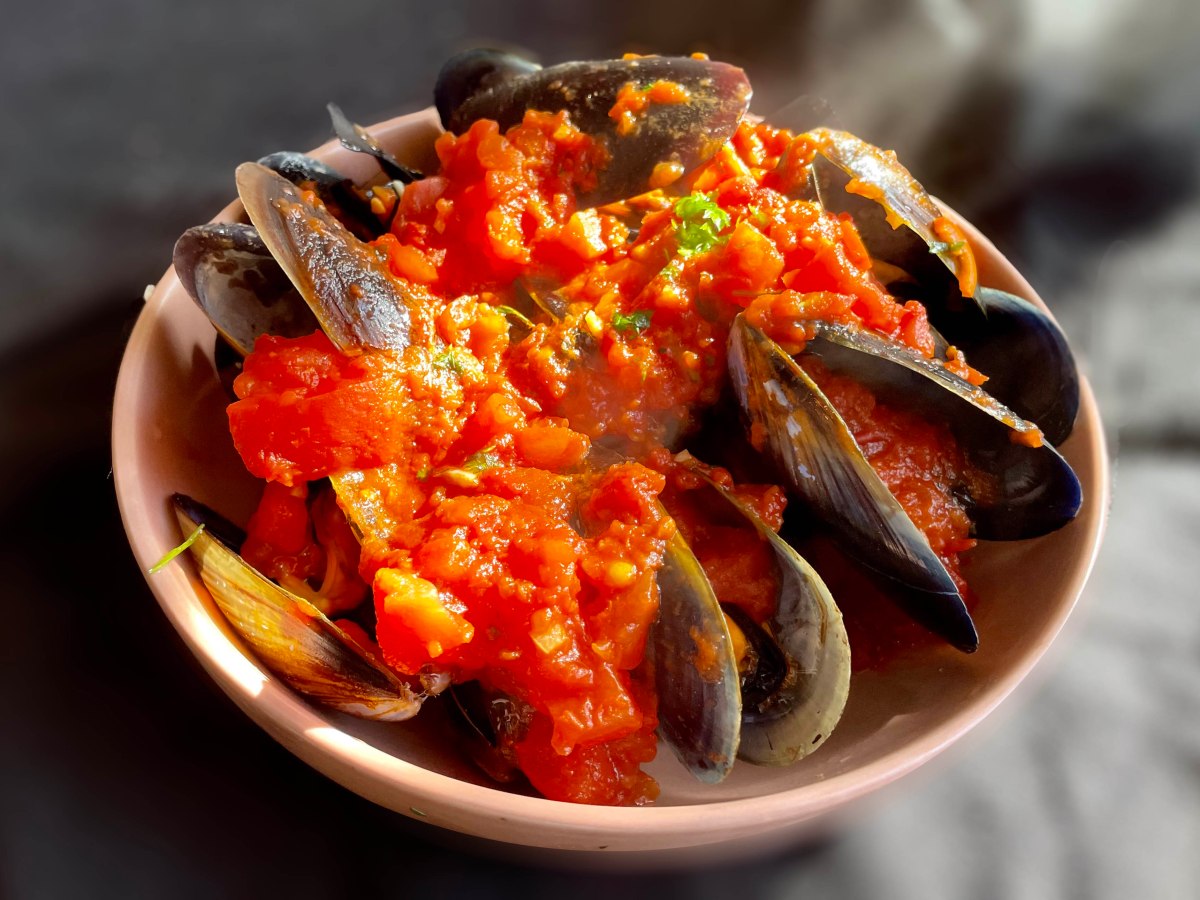 Mussels in a Rich Tomato White Wine&nbsp;Sauce