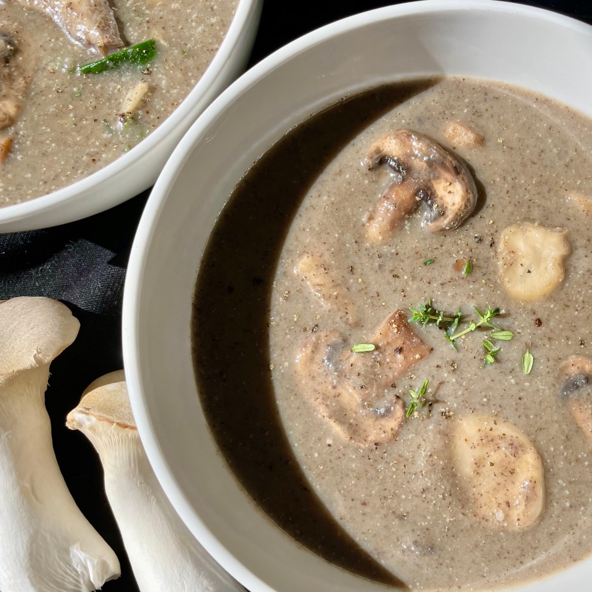 Healthy “Creamy” Chicken Thyme Mushroom Spinach&nbsp;Soup