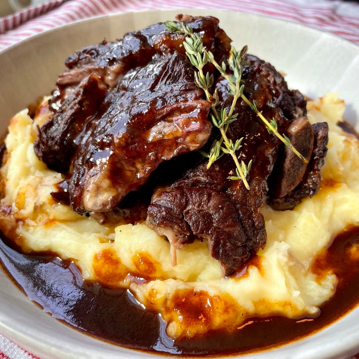 Luxurious Beef Short Ribs with Red Wine Sauce (in an Instant&nbsp;Pot)