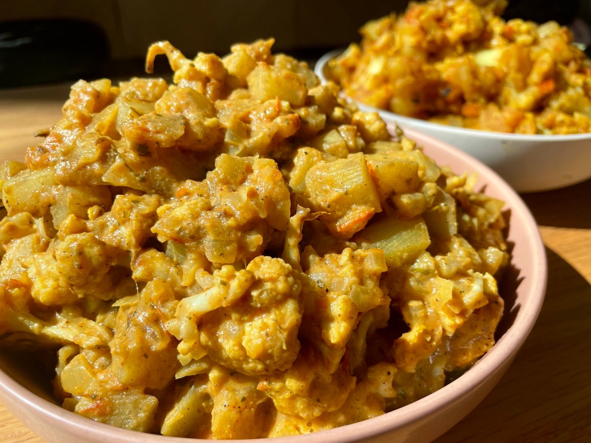 Aloo Gobi Masala (Saucy Curried Cauliflower &&nbsp;Potatoes)