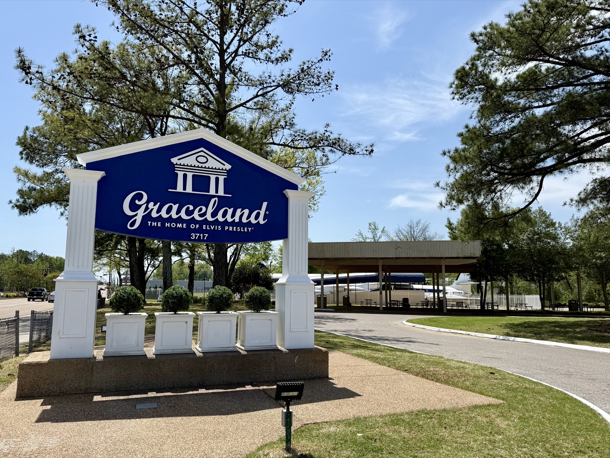 Graceland: A Complete Guide to Visiting Elvis Presley's Home